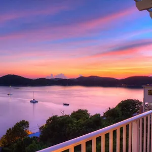 https://bluebeards-castle-resort-mafolie-saint-thomas.comcaribbean.com