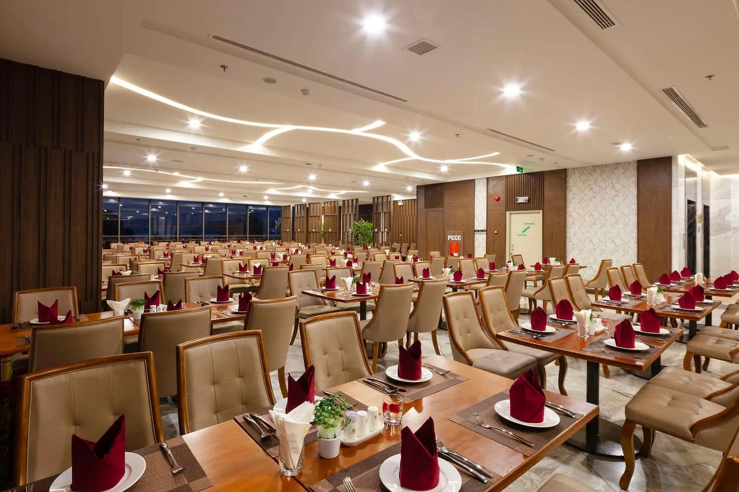 Vesna Hotel נה טראנג וייטנאם